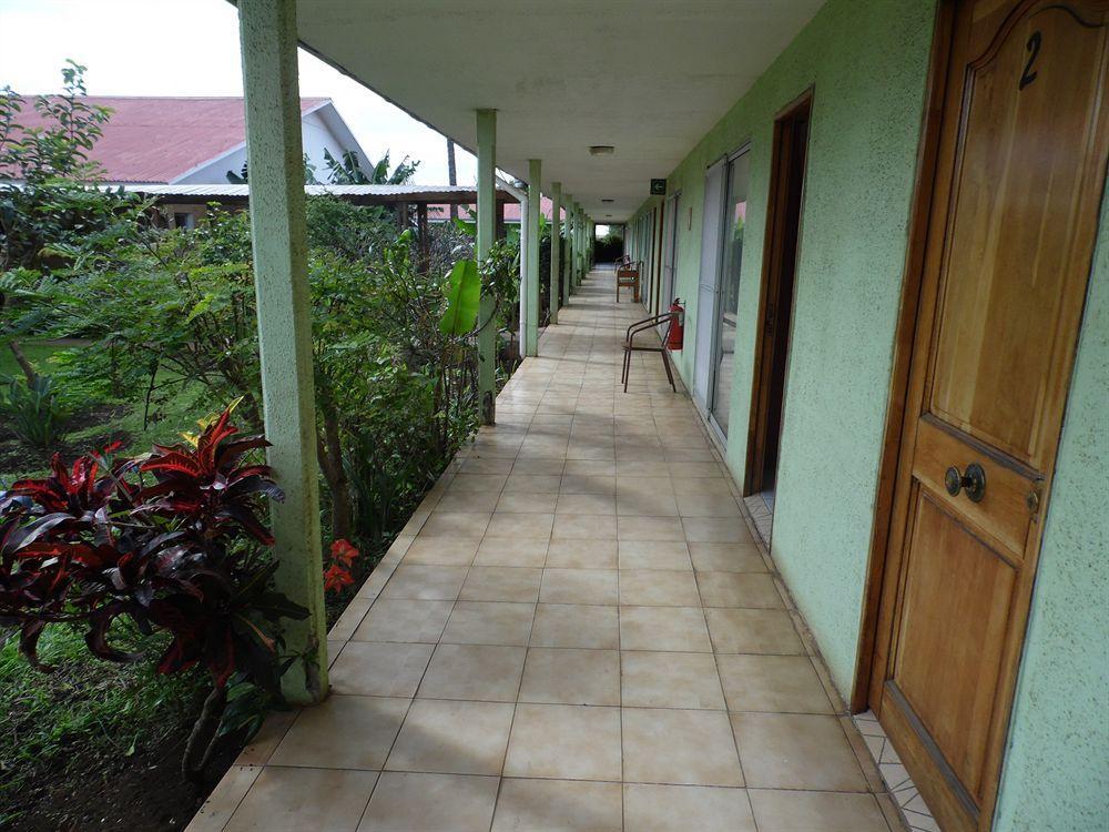 Hotel Manutara Hanga Roa Exterior photo
