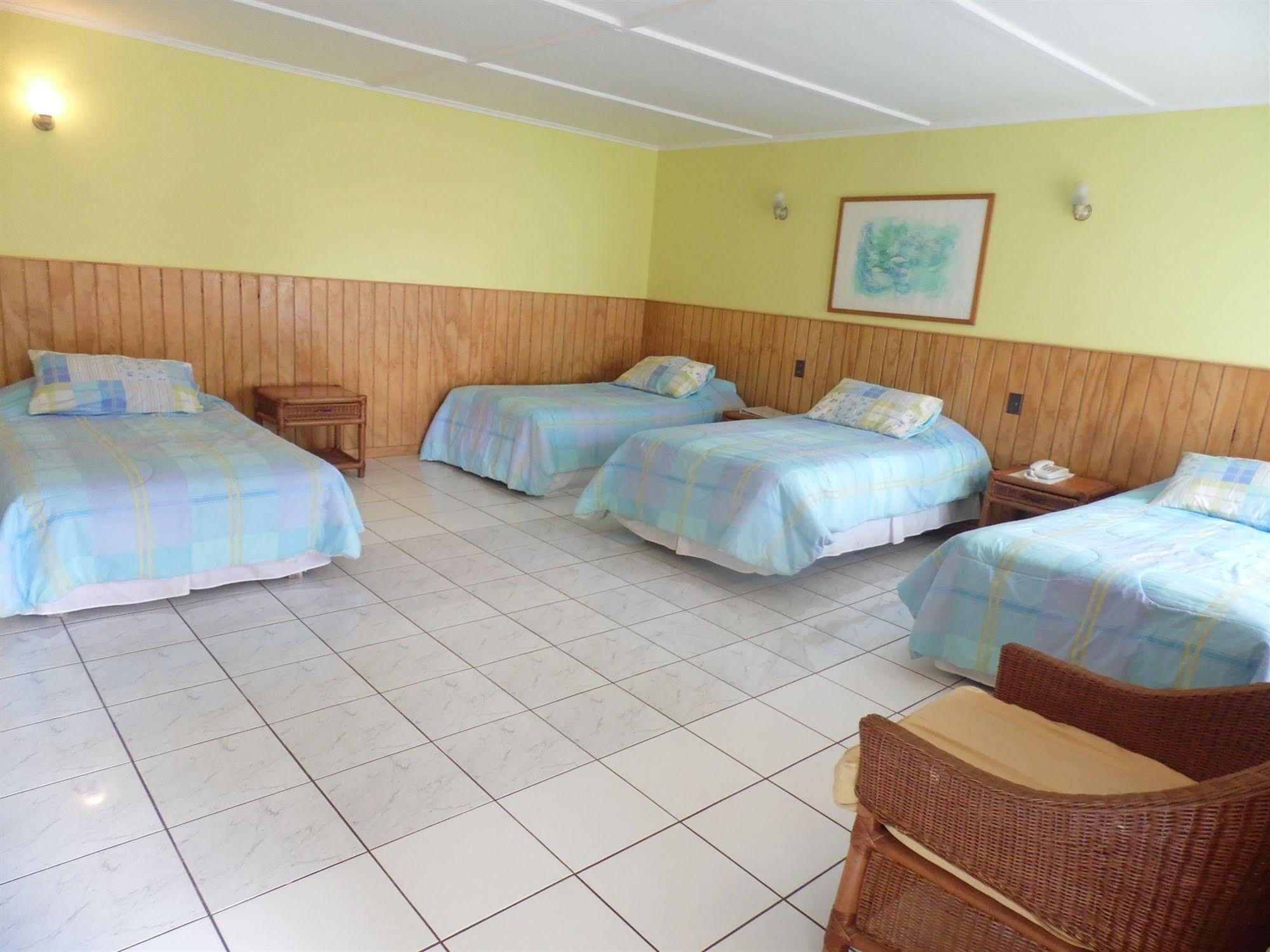 Hotel Manutara Hanga Roa Exterior photo