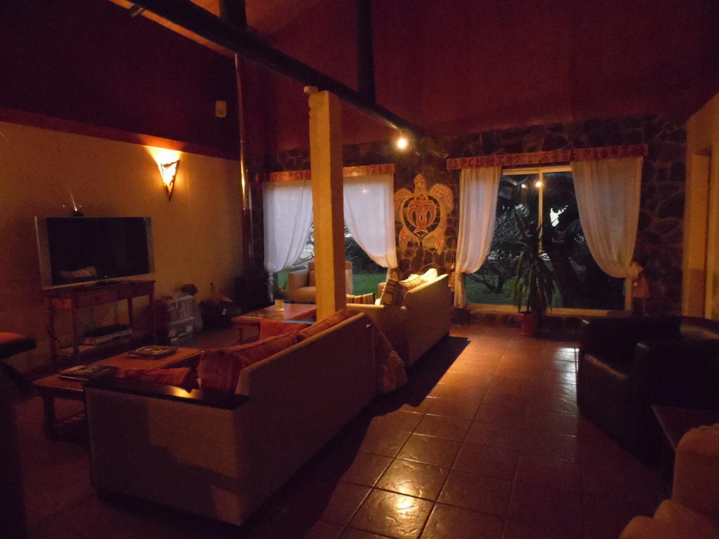 Hotel Manutara Hanga Roa Exterior photo