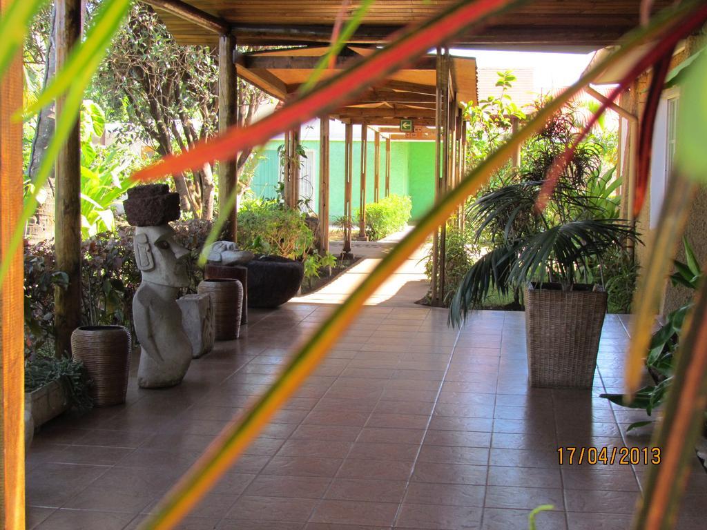 Hotel Manutara Hanga Roa Exterior photo